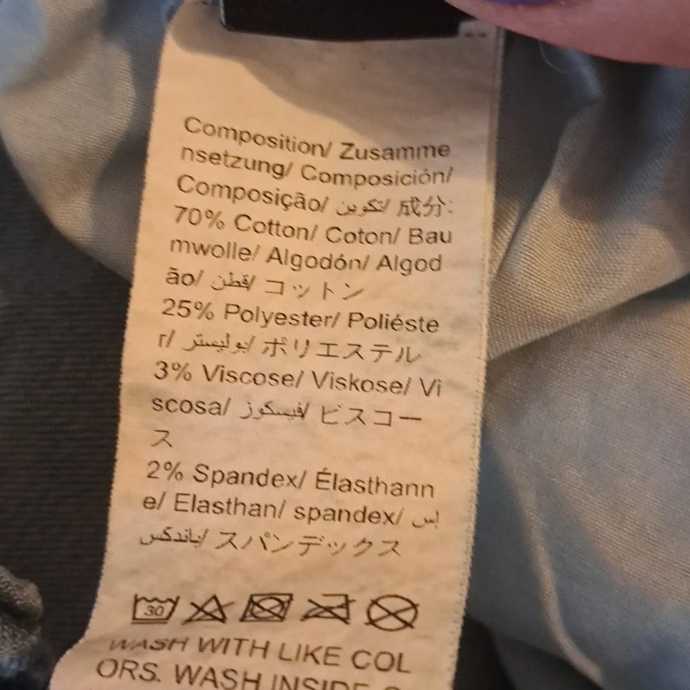 3PC BUNDLE WITH JEANS AND 2 BLOUSES - Picture 7 of 11